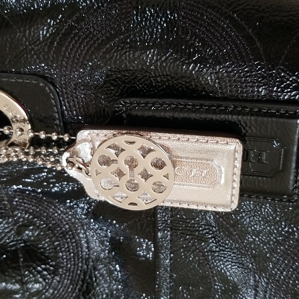 Coach - Silver Hang Tag and Op Art C's Purse Charm - Picture 5 of 10